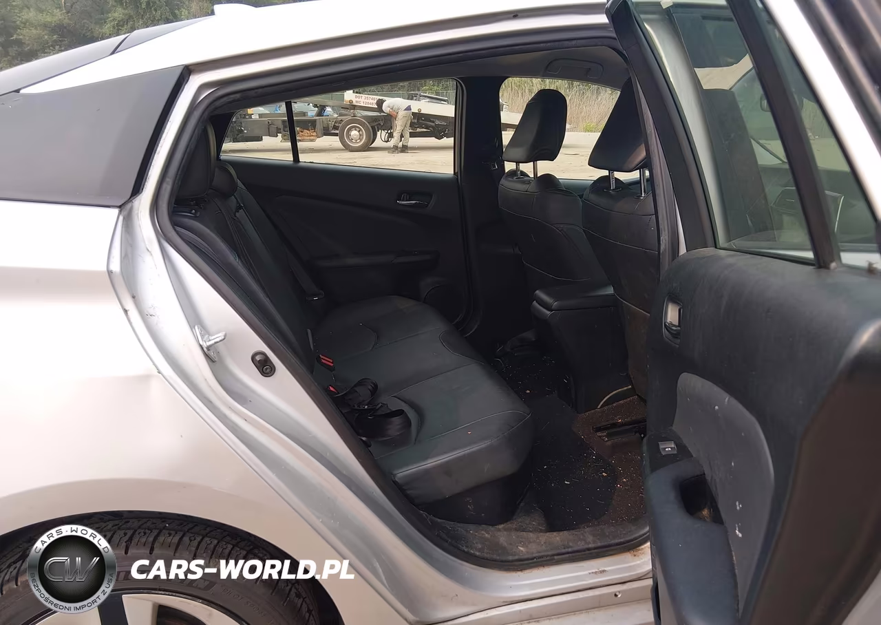 2016 Toyota Prius Three Touring VIN:JTDKARFU0G3515352 - 8