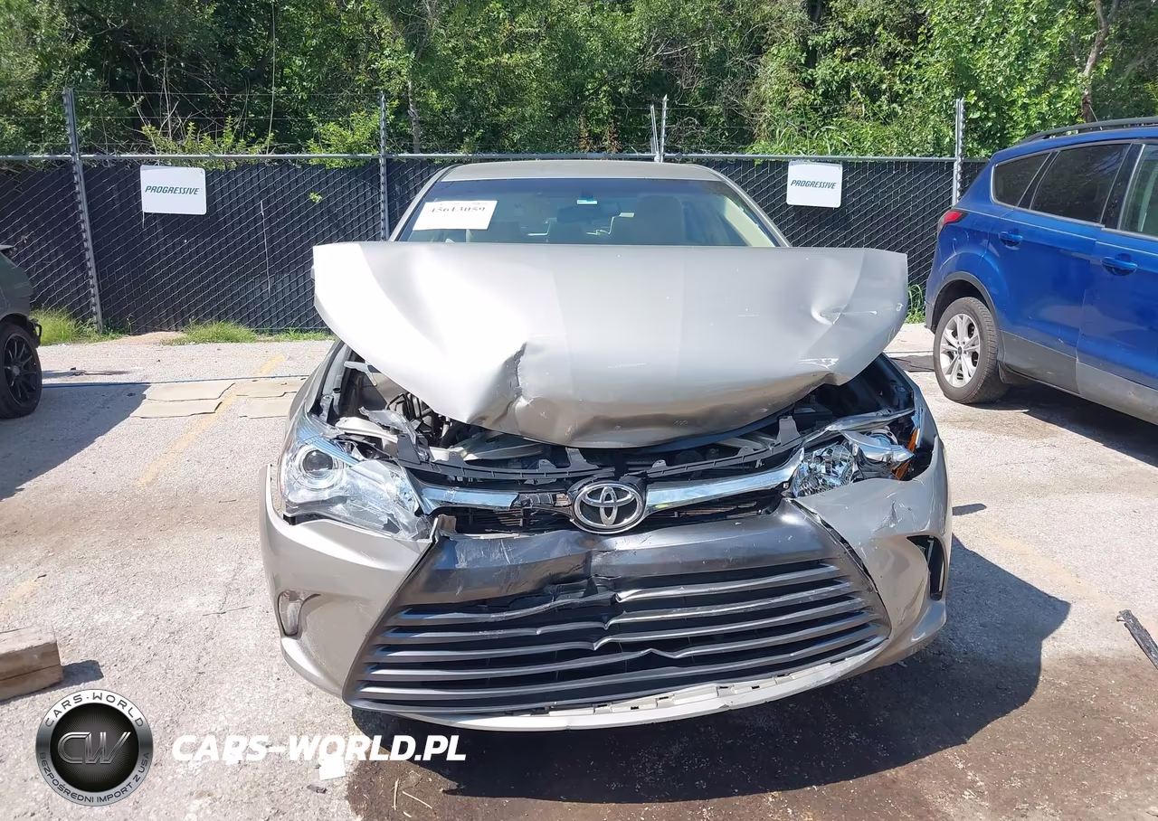 2017 Toyota Camry Le VIN:4T1BF1FK1HU635010 - 12