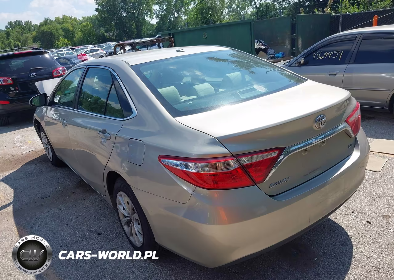 2017 Toyota Camry Le VIN:4T1BF1FK1HU635010 - 3