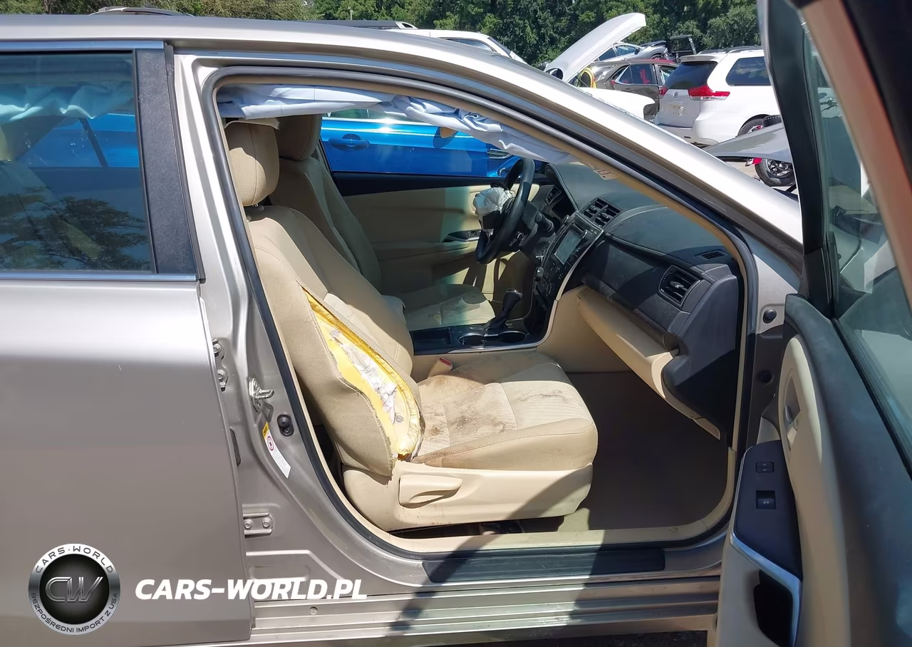 2017 Toyota Camry Le VIN:4T1BF1FK1HU635010 - 5
