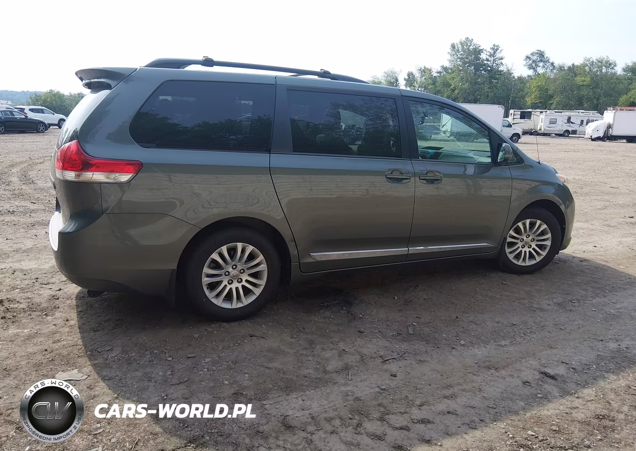 2013 Toyota Sienna Xle V6 8 Passenger VIN:5TDYK3DCXDS402341 - 4
