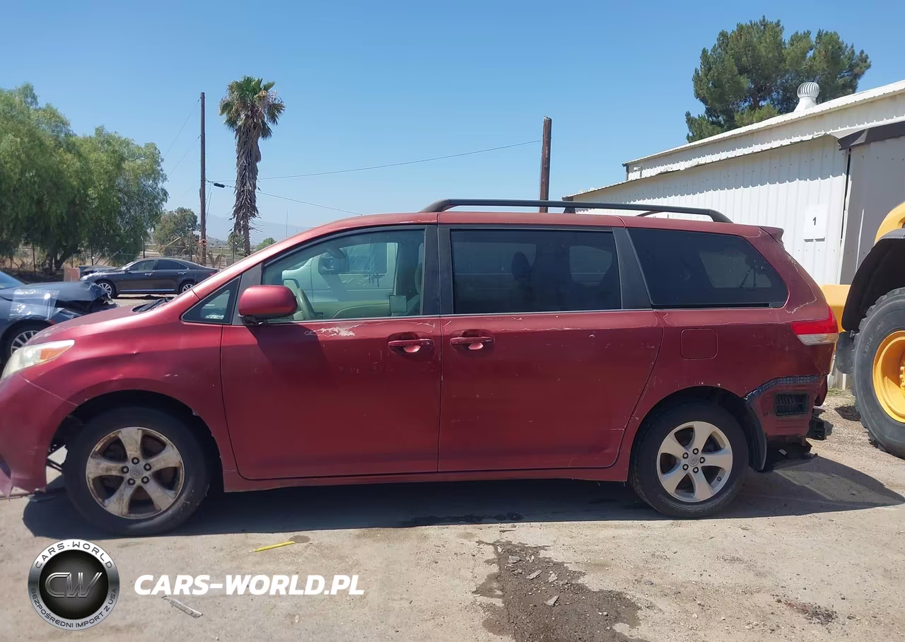 2011 Toyota Sienna Le VIN:5TDKA3DC9BS005757 - 14