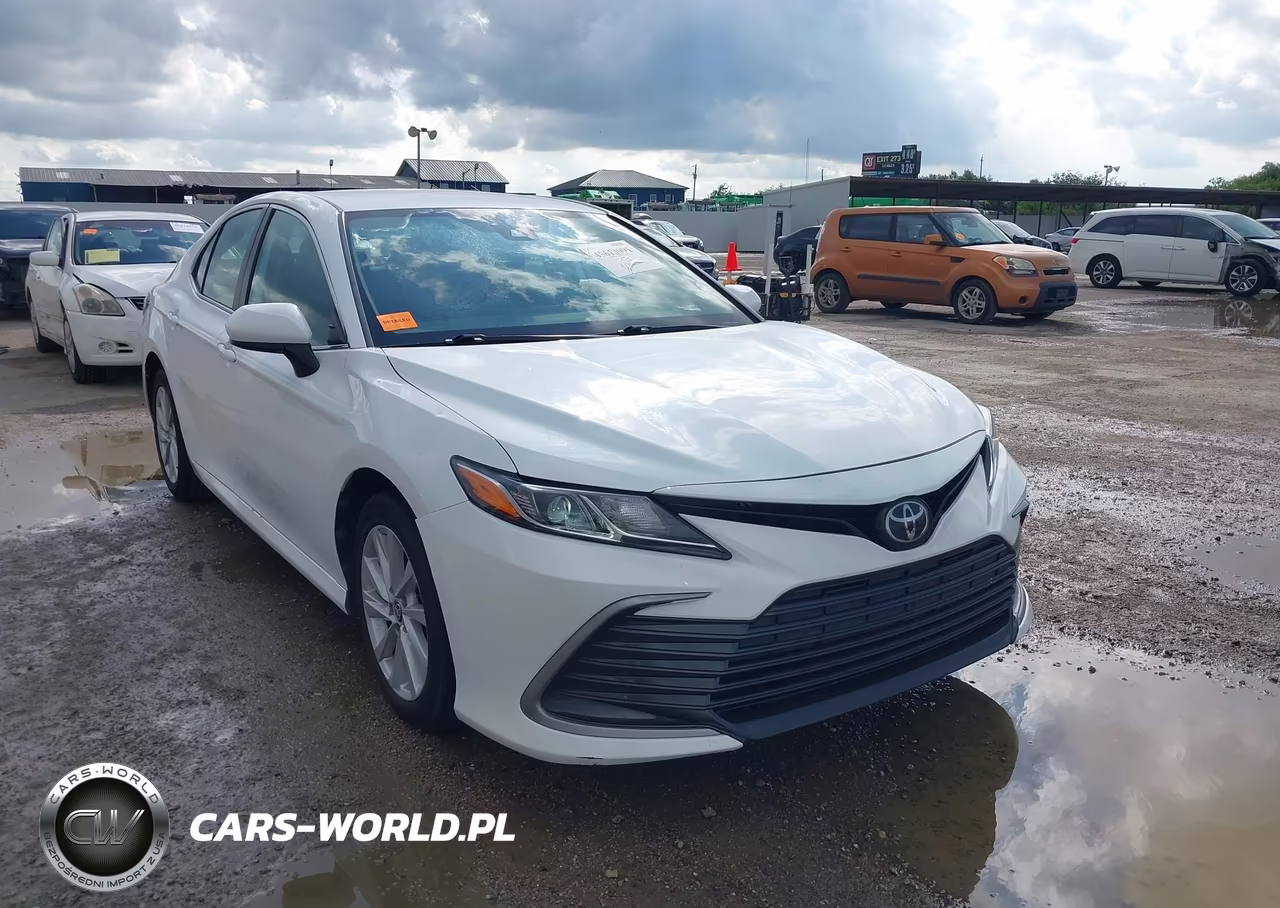 2023 Toyota Camry Le – zdjęcie 1 z 20