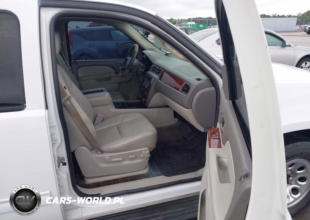 2010 Chevrolet Tahoe Lt VIN:1GNMCBE31AR193545 - 5