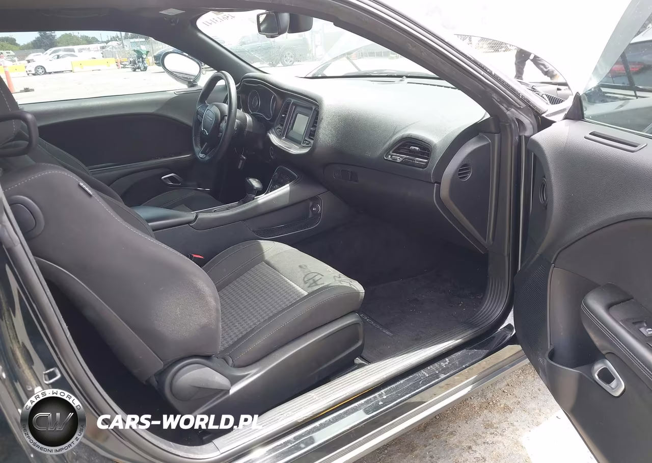 2016 Dodge Challenger Sxt VIN:2C3CDZAG1GH184358 - 5