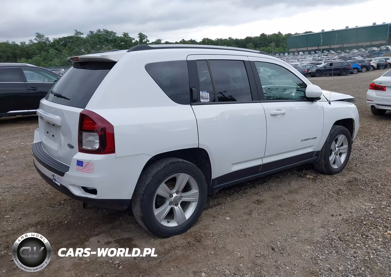2017 Jeep Compass Latitude VIN:1C4NJDEB6HD110625 - 4