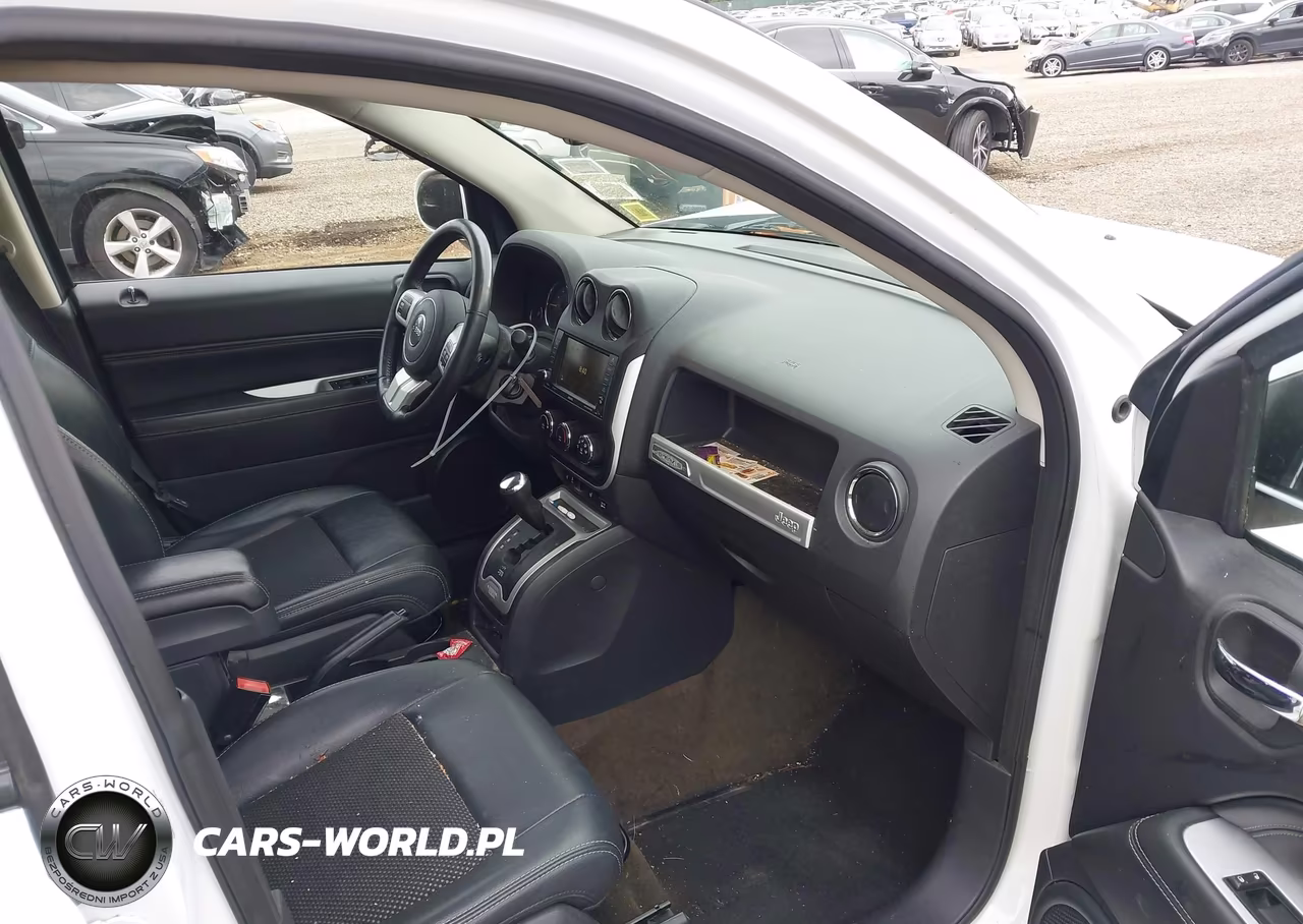 2017 Jeep Compass Latitude VIN:1C4NJDEB6HD110625 - 5