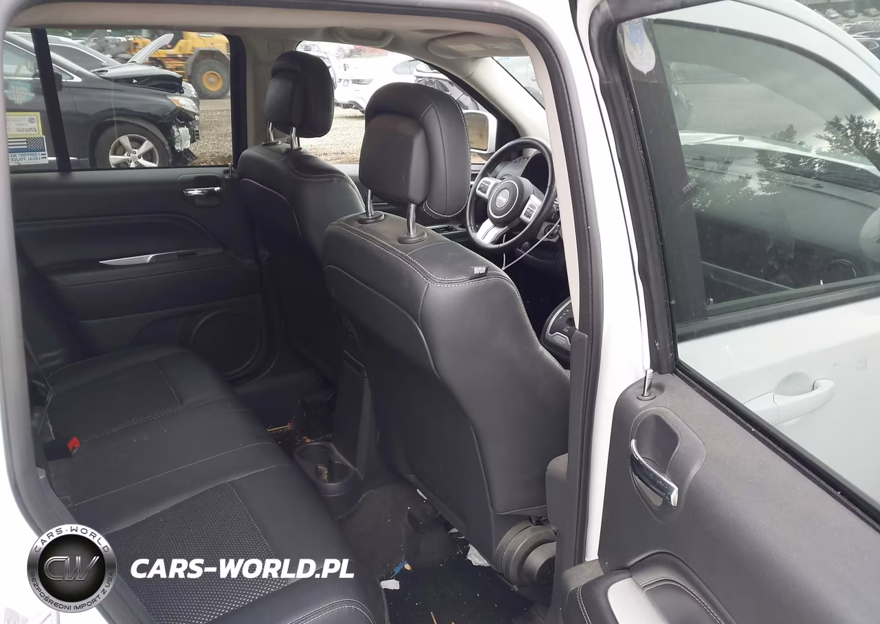 2017 Jeep Compass Latitude VIN:1C4NJDEB6HD110625 - 8