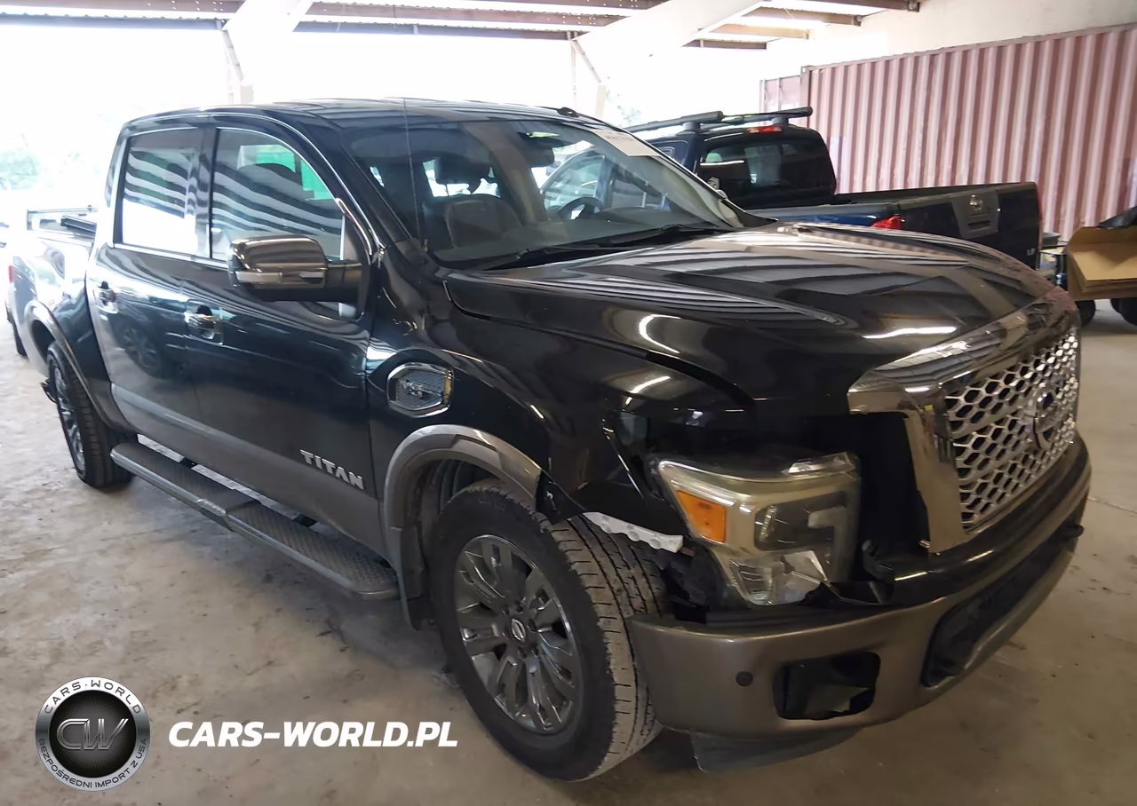 2017 Nissan Titan Platinum Reserve – zdjęcie 1 z 16