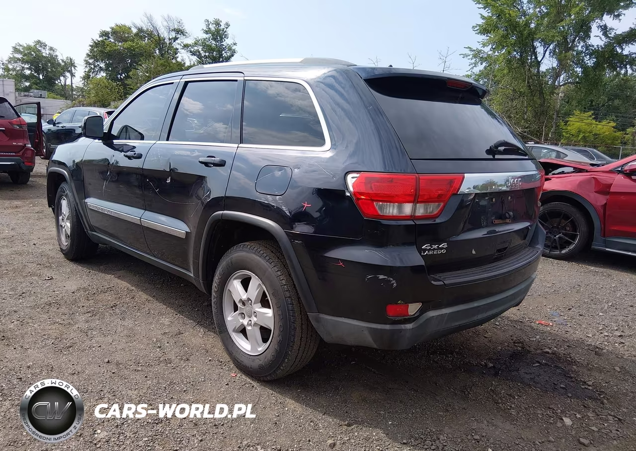2011 Jeep Grand Cherokee Laredo VIN:1J4RR4GG5BC523758 - 3