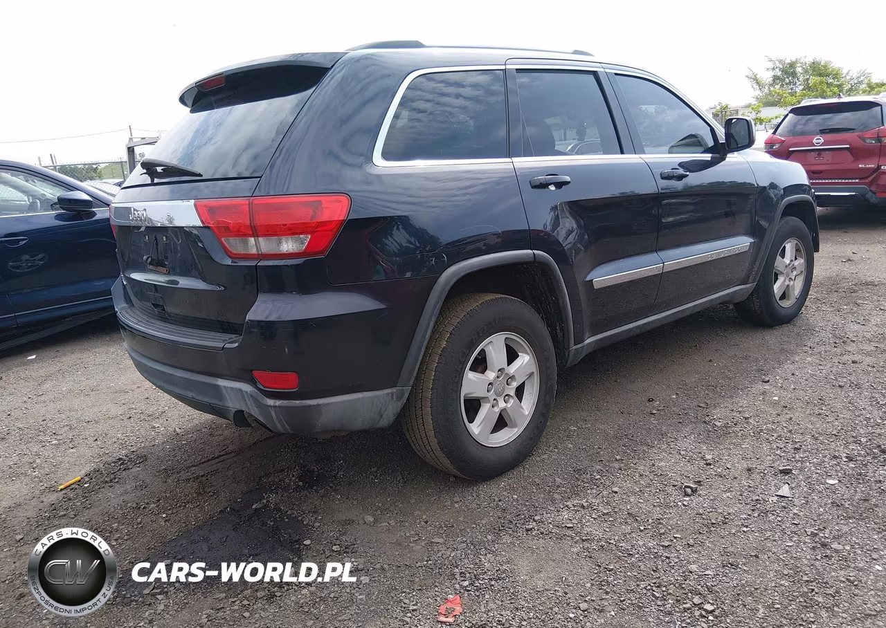 2011 Jeep Grand Cherokee Laredo VIN:1J4RR4GG5BC523758 - 4