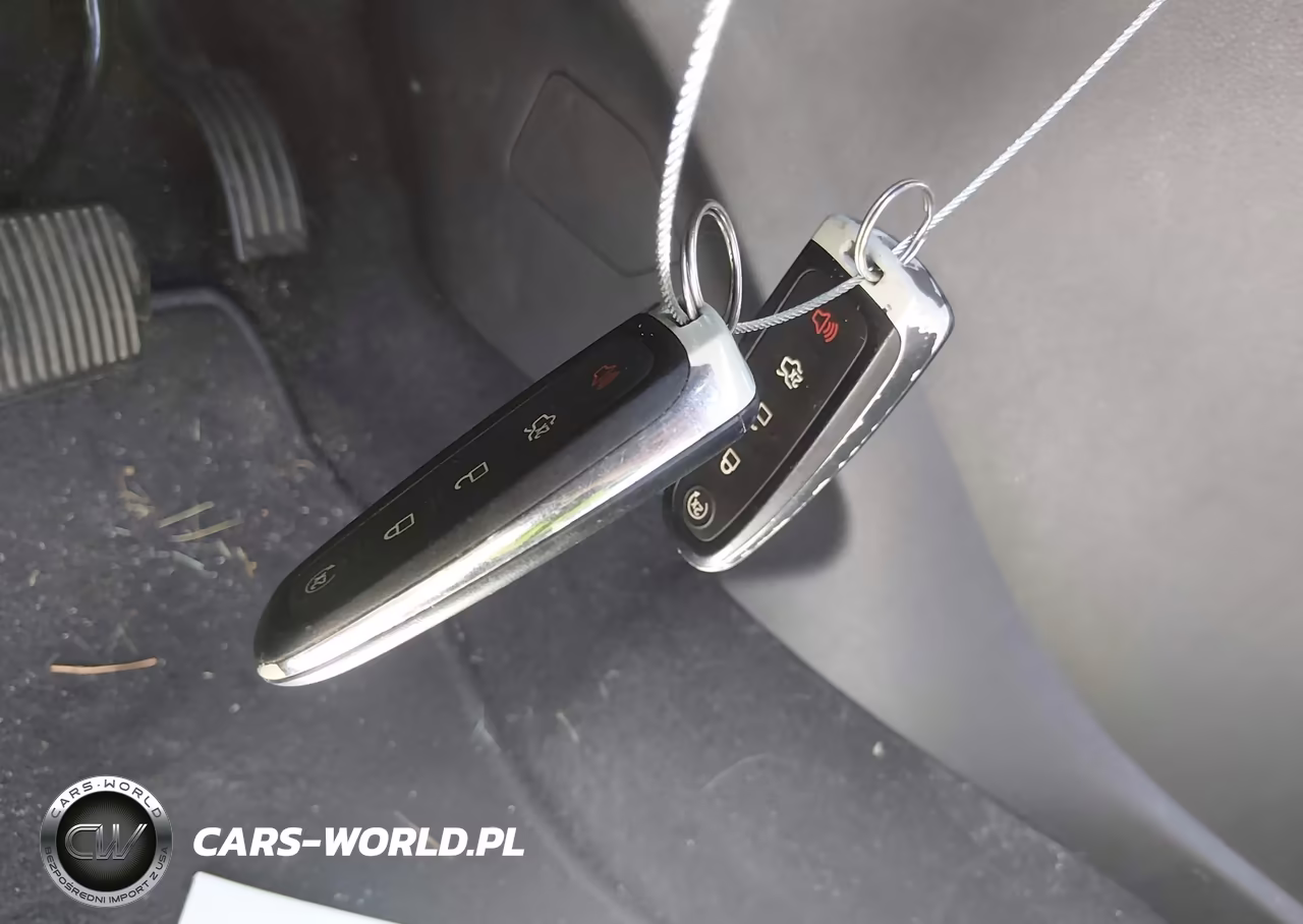 2017 Ford Escape Titanium VIN:1FMCU9J96HUE61674 - 11