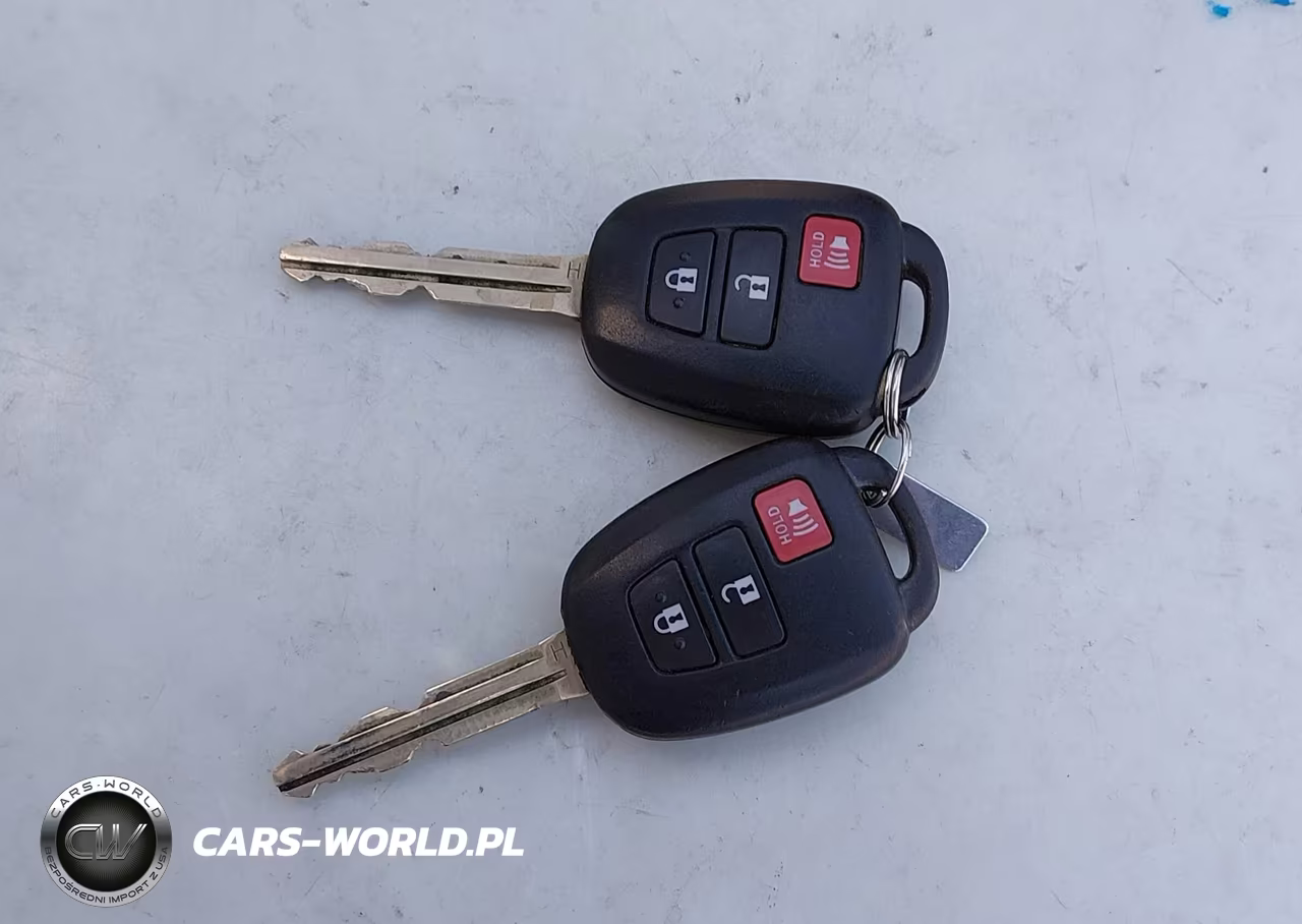 2015 Toyota Prius C Two VIN:JTDKDTB38F1088420 - 11