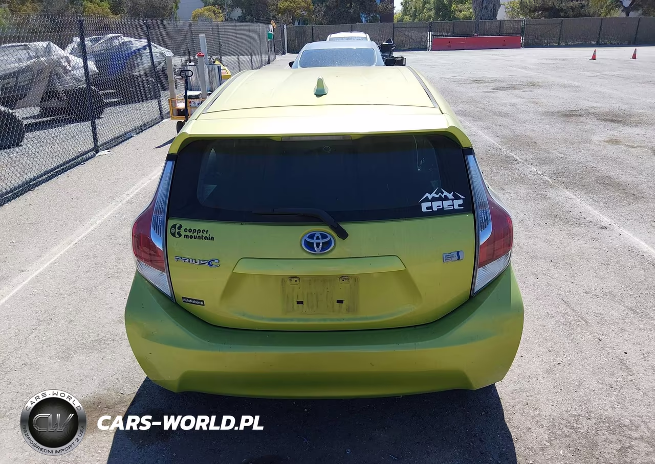 2015 Toyota Prius C Two VIN:JTDKDTB38F1088420 - 16