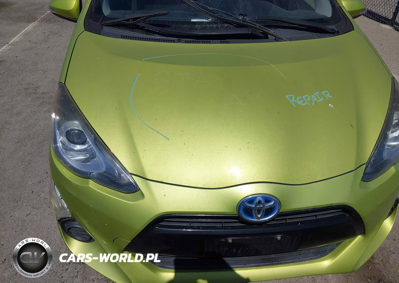 2015 Toyota Prius C Two VIN:JTDKDTB38F1088420 - 6