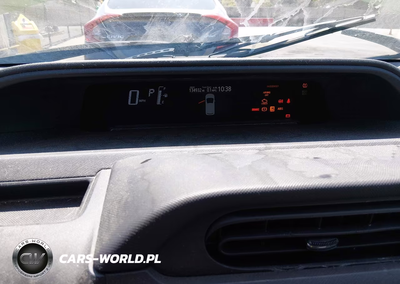 2015 Toyota Prius C Two VIN:JTDKDTB38F1088420 - 7