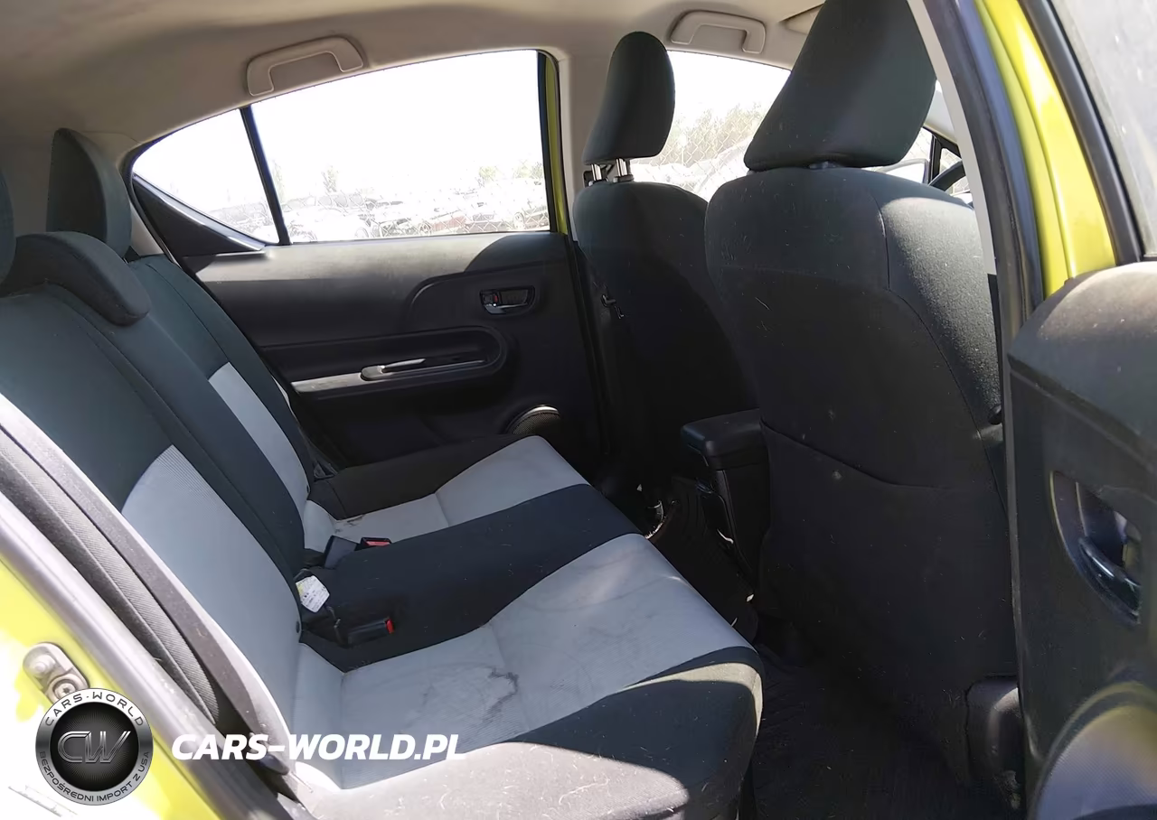 2015 Toyota Prius C Two VIN:JTDKDTB38F1088420 - 8