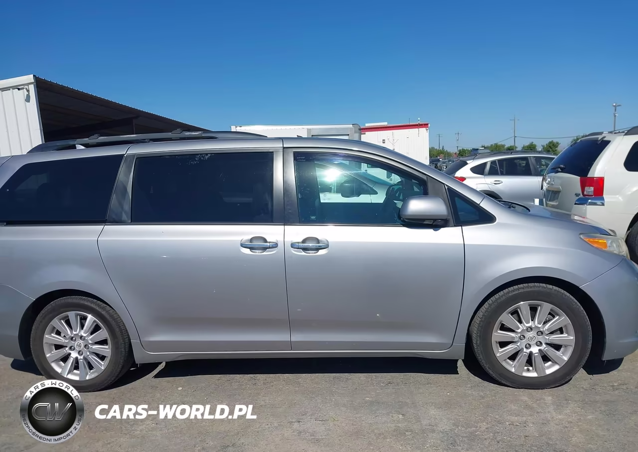 2011 Toyota Sienna Limited V6 VIN:5TDYK3DC9BS029791 - 13