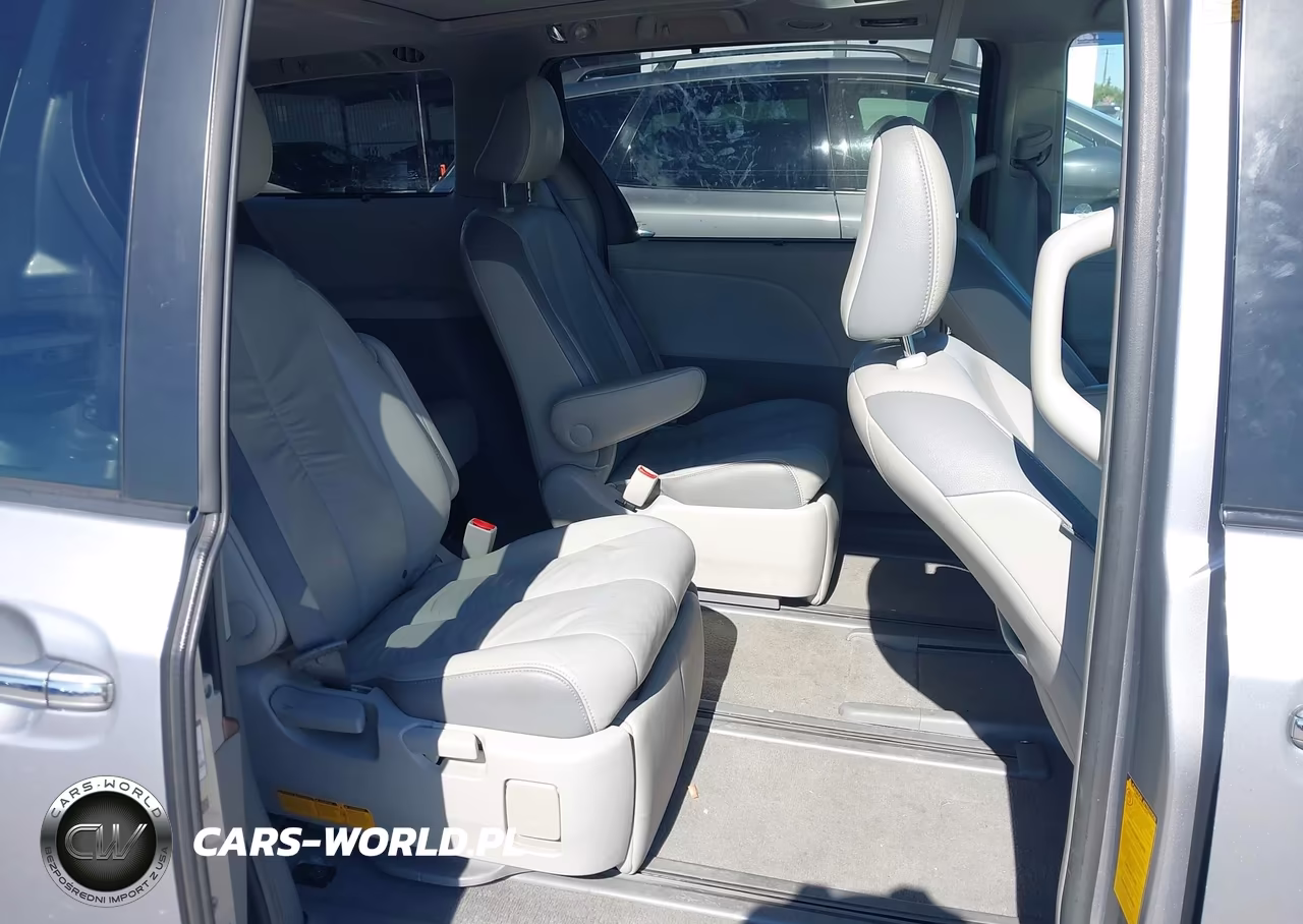 2011 Toyota Sienna Limited V6 VIN:5TDYK3DC9BS029791 - 8