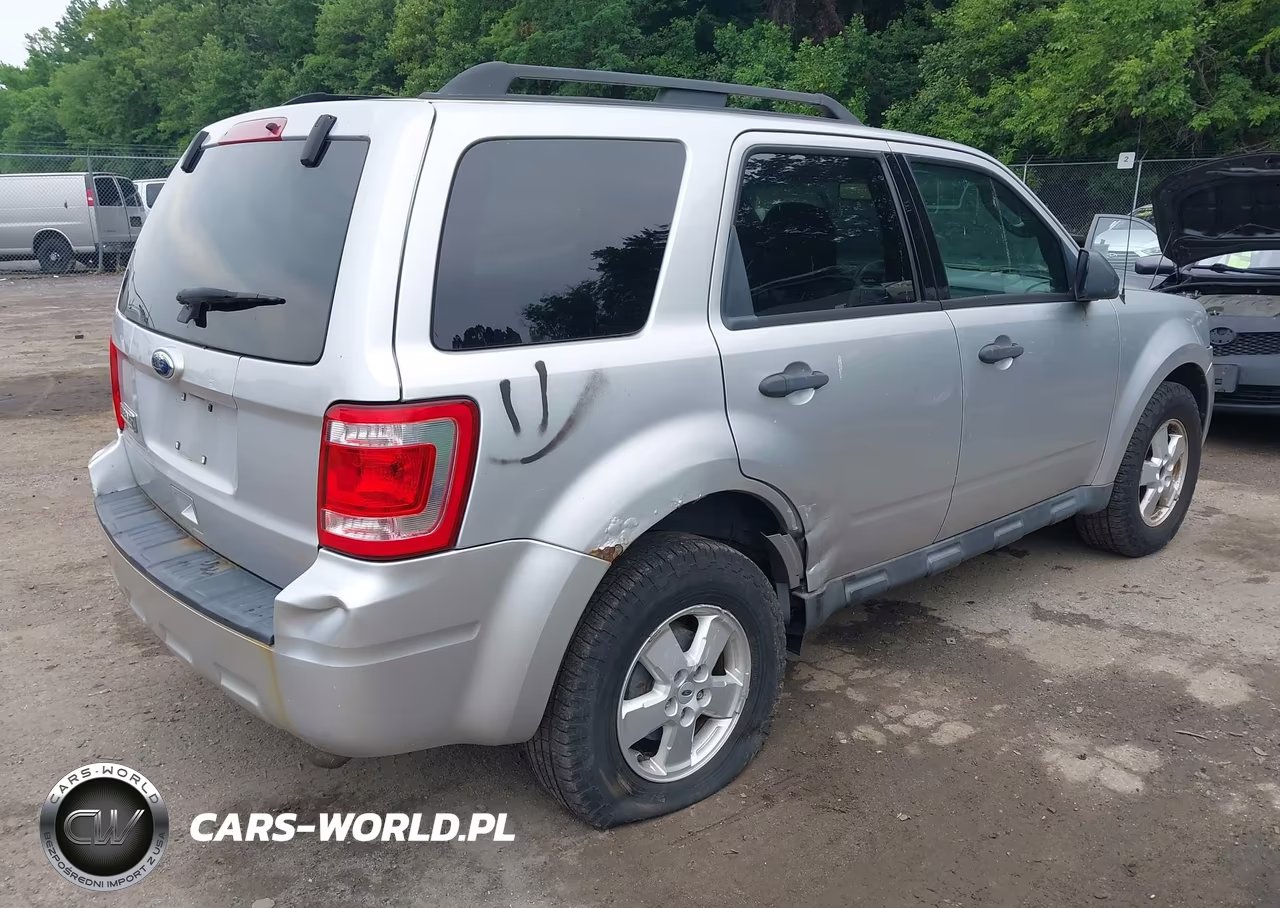 2010 Ford Escape Xlt VIN:1FMCU9D7XAKA34185 - 4