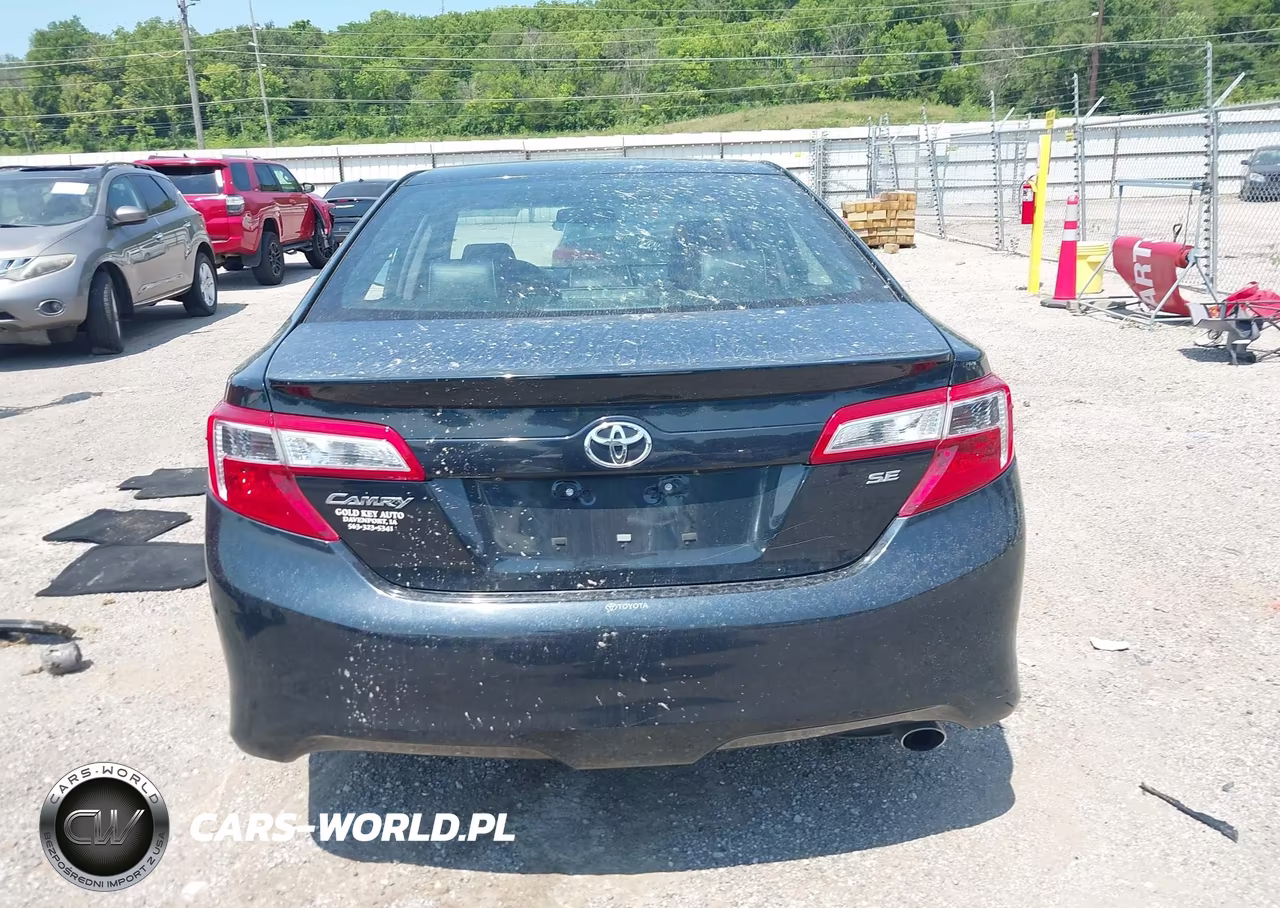 2014 Toyota Camry Se VIN:4T1BF1FK3EU870780 - 17