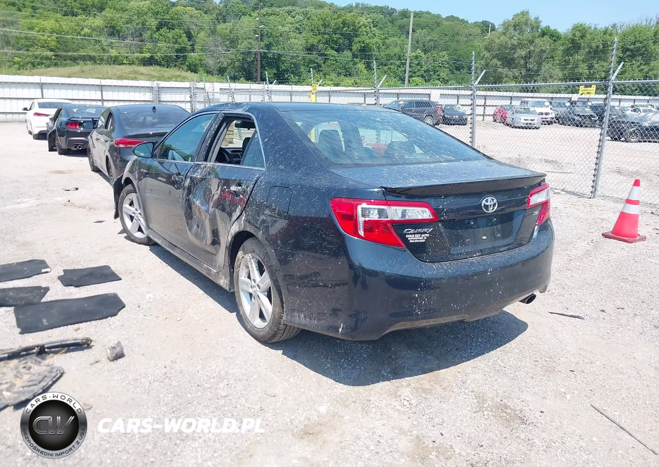 2014 Toyota Camry Se VIN:4T1BF1FK3EU870780 - 3