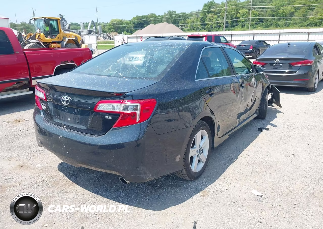 2014 Toyota Camry Se VIN:4T1BF1FK3EU870780 - 4