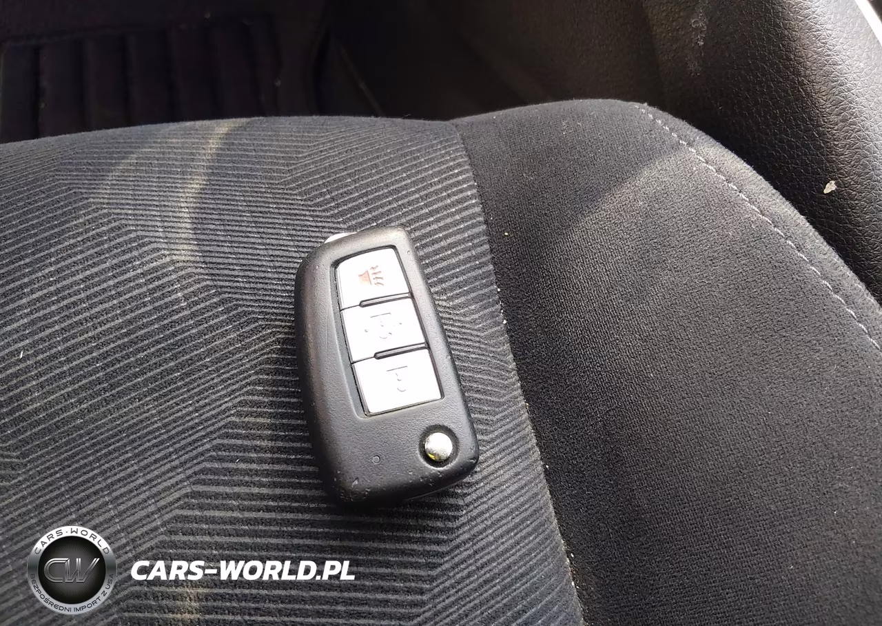 2016 Nissan Rogue S VIN:JN8AT2MT3GW010769 - 11