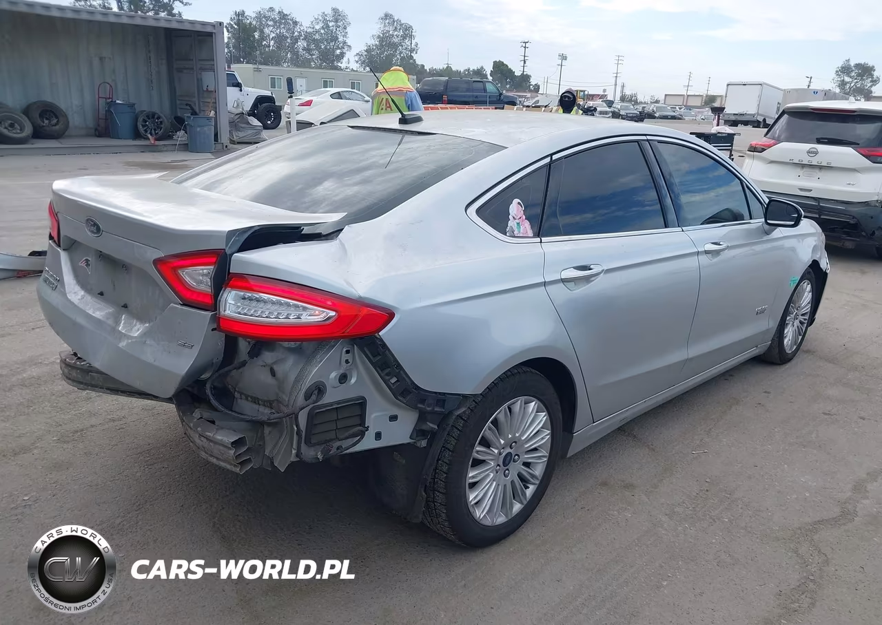 2016 Ford Fusion Energi Se Luxury VIN:3FA6P0PU9GR305043 - 4