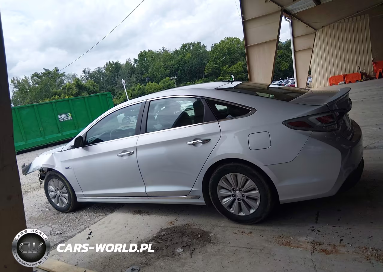 2016 Hyundai Sonata Hybrid Se VIN:KMHE24L16GA038750 - 14