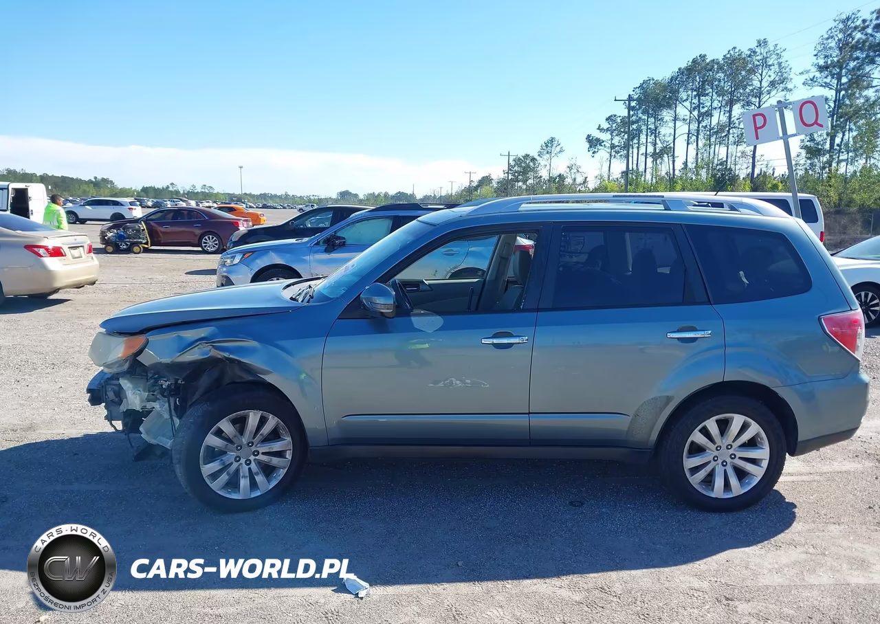 2011 Subaru Forester 2.5X Touring VIN:JF2SHAGC1BH725457 - 14