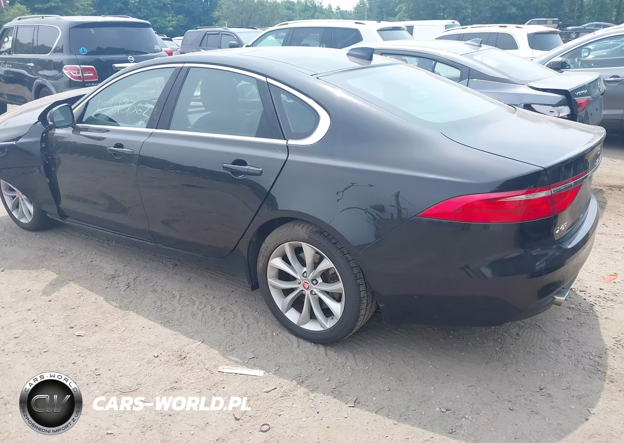 2017 Jaguar Xf 35T Premium VIN:SAJBJ4BV4HCY32166 - 3