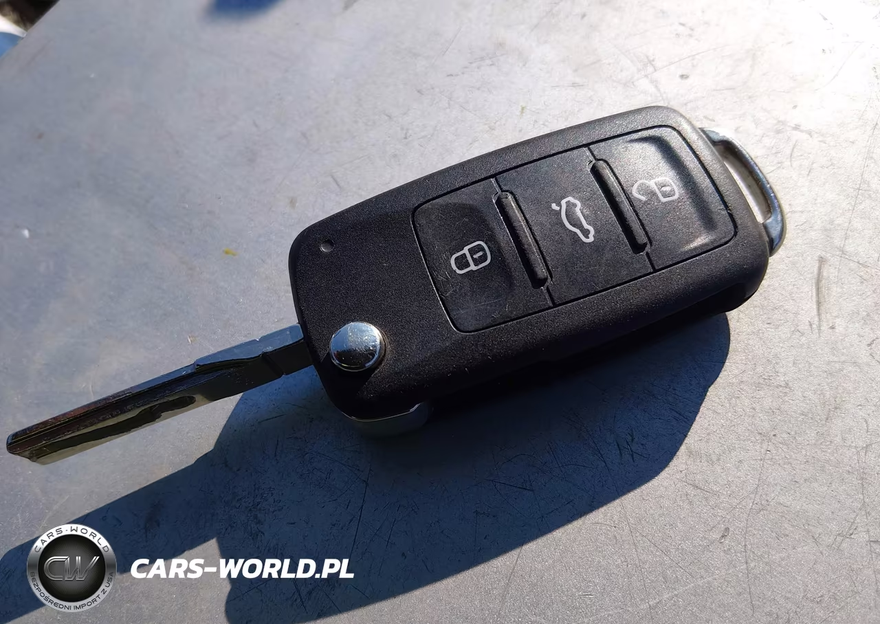 2018 Volkswagen Beetle 2.0T Coast-2.0T S VIN:3VWFD7AT3JM706410 - 11