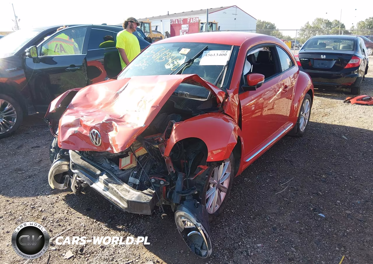 2018 Volkswagen Beetle 2.0T Coast-2.0T S VIN:3VWFD7AT3JM706410 - 2