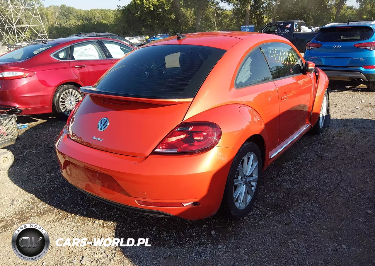 2018 Volkswagen Beetle 2.0T Coast-2.0T S VIN:3VWFD7AT3JM706410 - 4