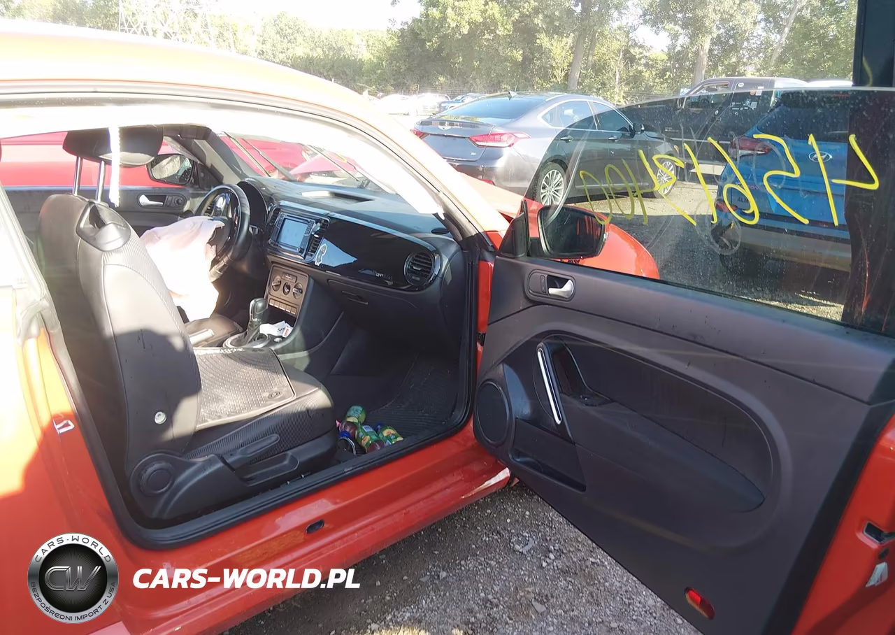 2018 Volkswagen Beetle 2.0T Coast-2.0T S VIN:3VWFD7AT3JM706410 - 5