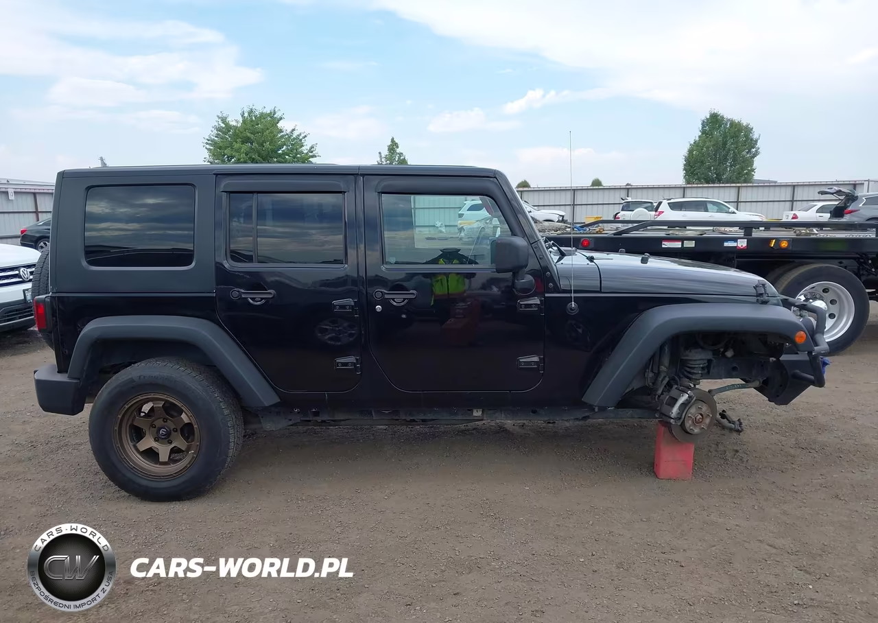 2010 Jeep Wrangler Unlimited Sport VIN:1J4BA3H15AL101775 - 14
