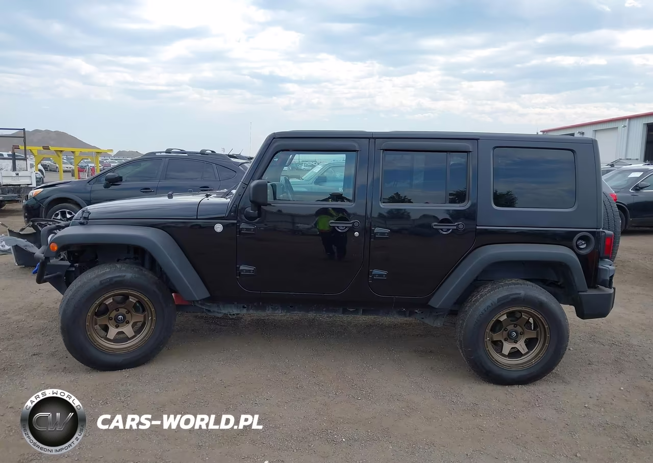 2010 Jeep Wrangler Unlimited Sport VIN:1J4BA3H15AL101775 - 15