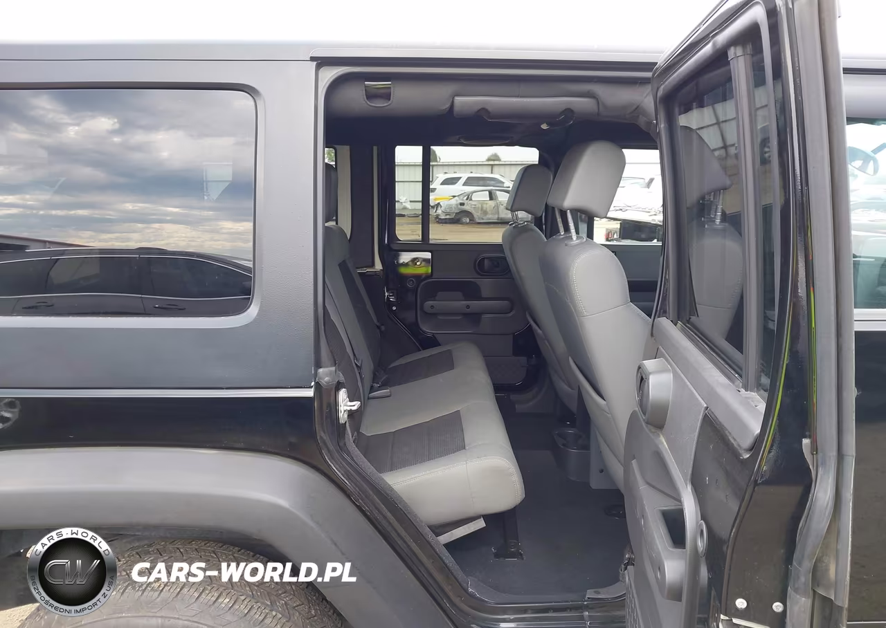 2010 Jeep Wrangler Unlimited Sport VIN:1J4BA3H15AL101775 - 8