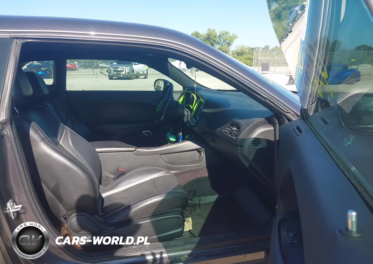 2018 Dodge Challenger Sxt Plus VIN:2C3CDZAG2JH322237 - 5