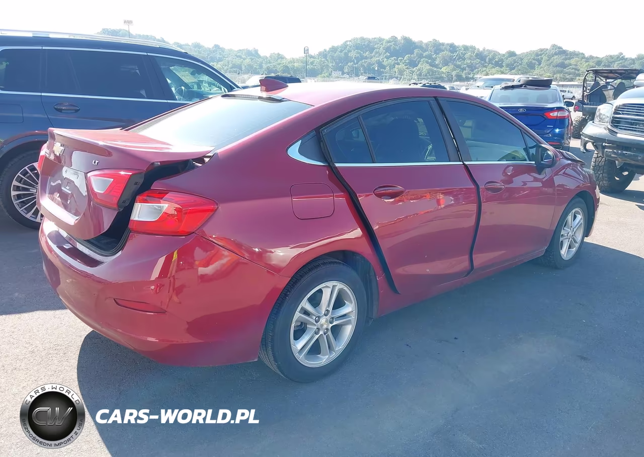 2018 Chevrolet Cruze Lt Auto VIN:1G1BE5SM7J7227128 - 4