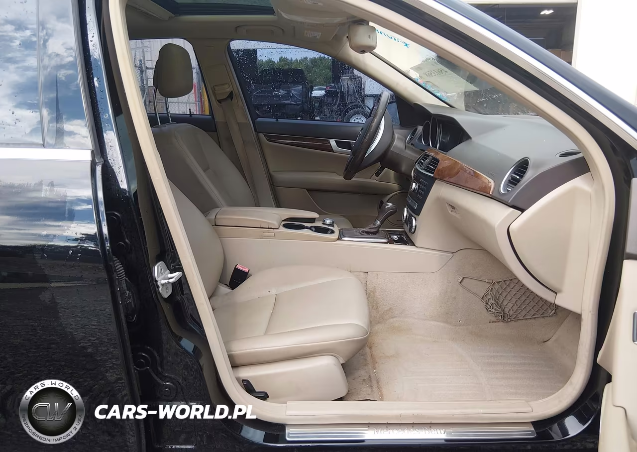 2014 Mercedes-Benz C 250 Luxury VIN:WDDGF4HBXER308196 - 5