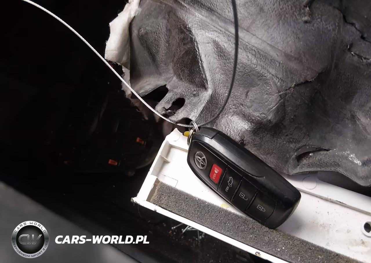 2024 Toyota Prius Limited Awd-E VIN:JTDADABU3R3020902 - 11