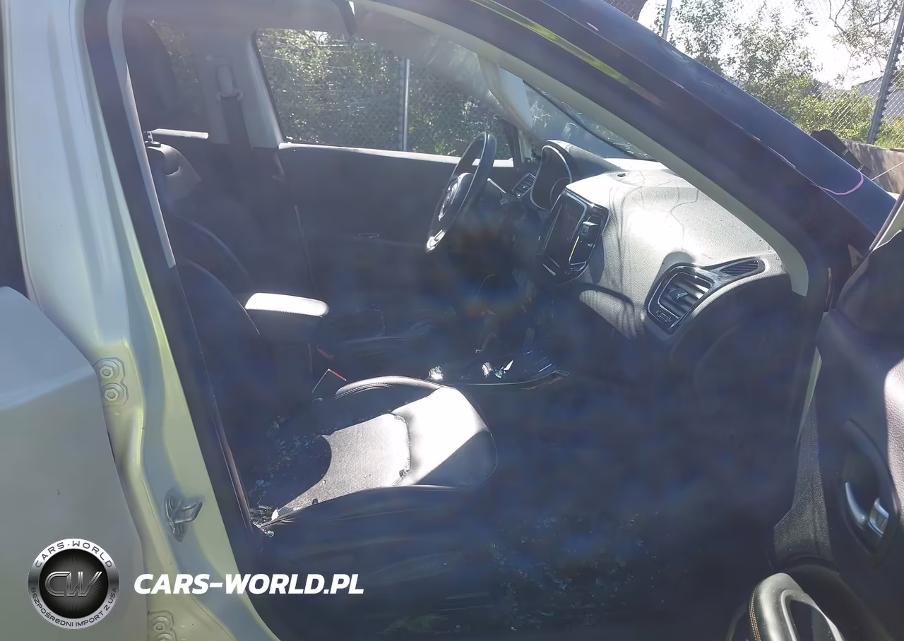2020 Jeep Compass Limited 4X4 VIN:3C4NJDCB7LT106959 - 5