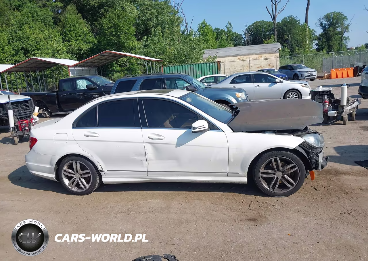 2013 Mercedes-Benz C 250 Sport VIN:WDDGF4HB4DR294651 - 14