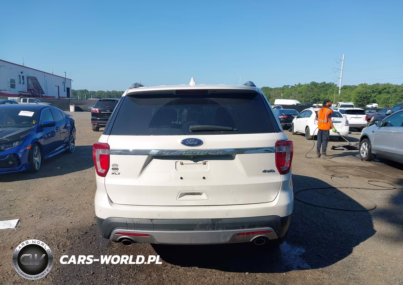 2017 Ford Explorer Xlt VIN:1FM5K8D81HGC45385 - 15