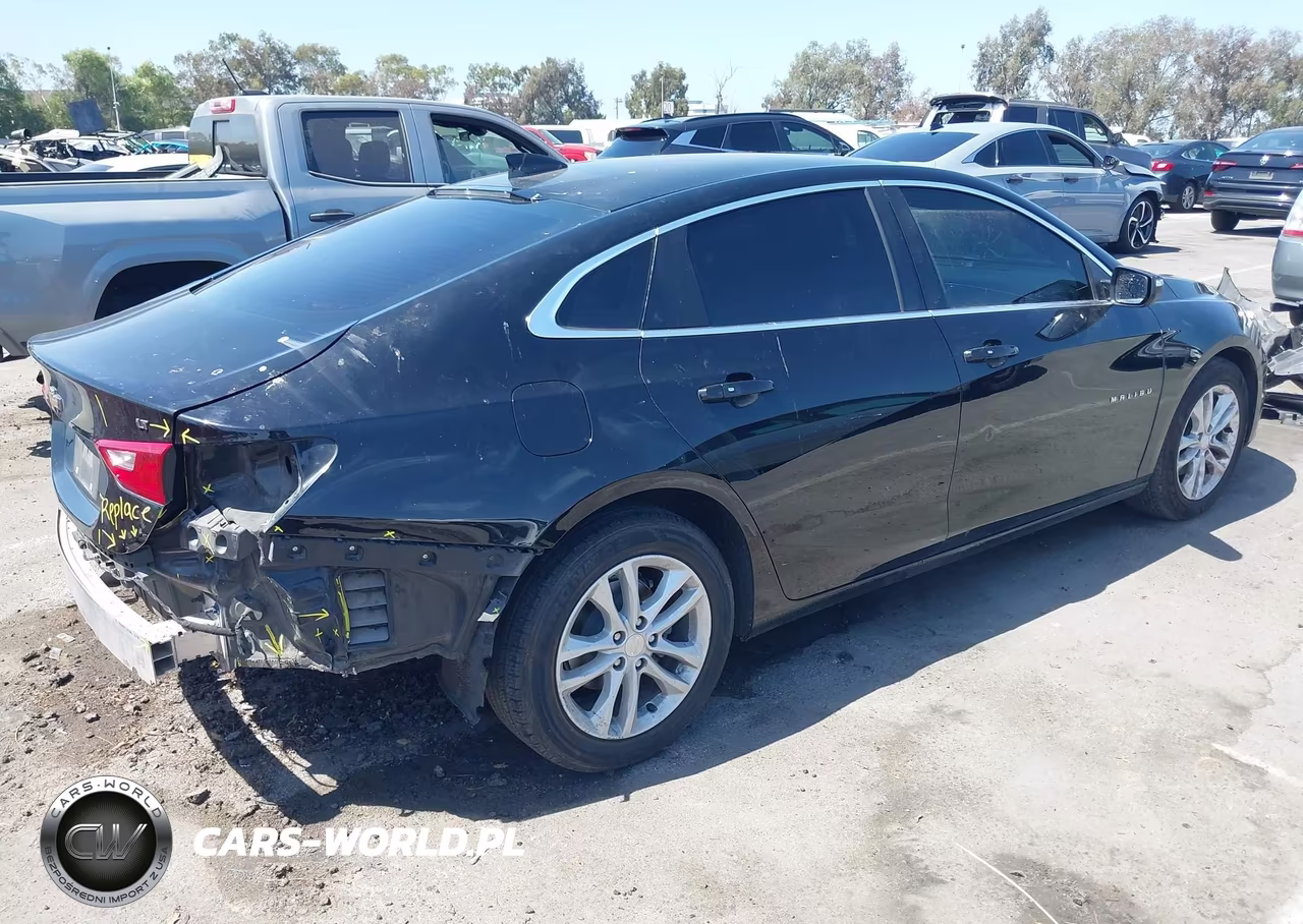 2018 Chevrolet Malibu Lt VIN:1G1ZD5STOJF263368 - 4