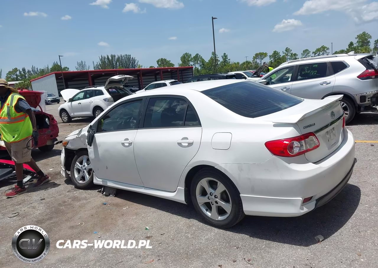 2013 Toyota Corolla S VIN:5YFBU4EE4DP184329 - 3