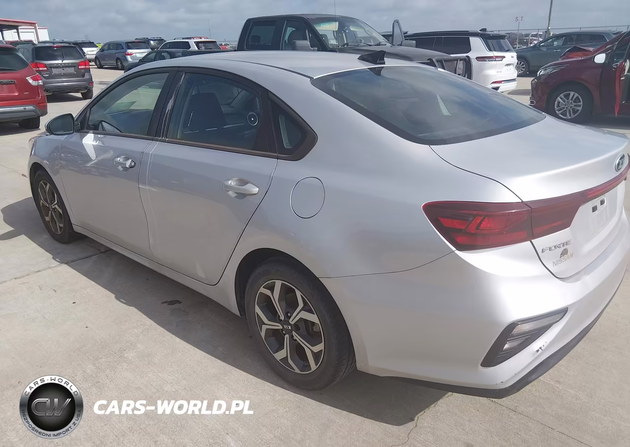 2021 Kia Forte Lxs VIN:3KPF24AD8ME364564 - 3
