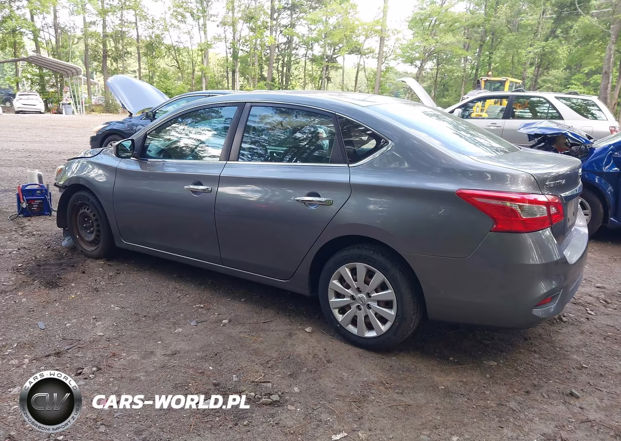 2018 Nissan Sentra S VIN:3N1AB7AP7JY279458 - 3